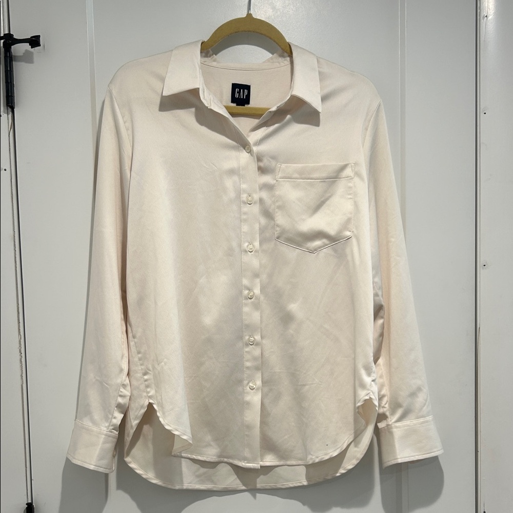 GAP Off-White Long Sleeve Button-Up Shirt
